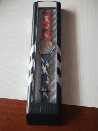 Reloj Adidas Nuevo con Correa Estrellas