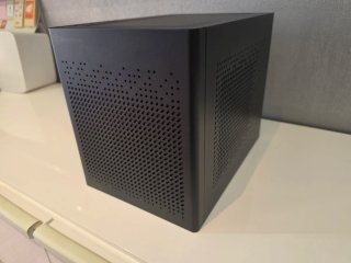 Silverstone Sugo 16L Mini ITX en su caja