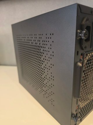 Silverstone Sugo 16L Mini ITX en su caja
