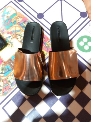 Sandalias Zara Talla 35 Doradas