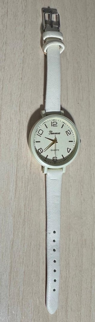 Reloj Geneva Blanco y Plateado
