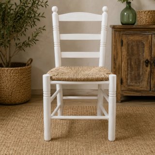 Silla costurera de madera y yute