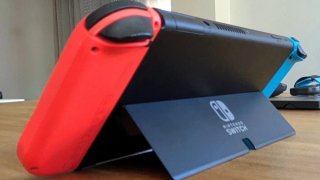 Nintendo Switch OLED 64GB Rojo/Azul Neón