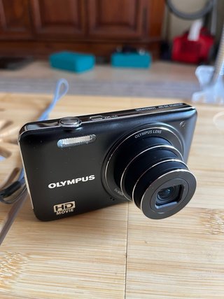 Cámara Olympus VG-160 14MP + Accesorios