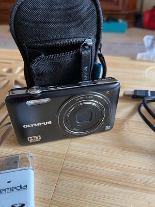 Cámara Olympus VG-160 14MP + Accesorios