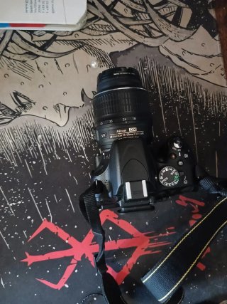 Nikon D5100 + Lente 18-55mm