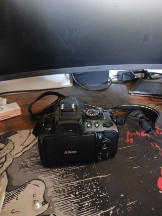 Nikon D5100 + Lente 18-55mm