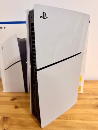 PS5 Slim con Lector + Mando 1TB.