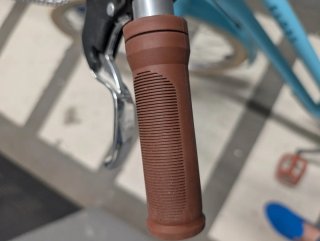 Bicicleta azul con cesta