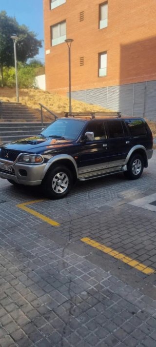 Mitsubishi Montero 2003