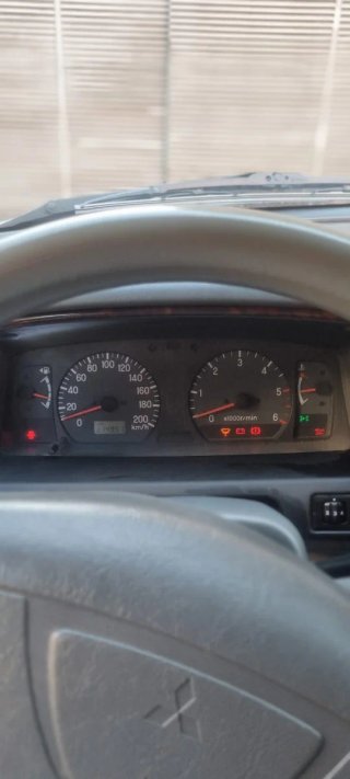 Mitsubishi Montero 2003