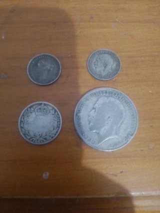Monedas de plata inglesas antiguas