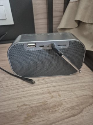 Radio Despertador Digital con USB