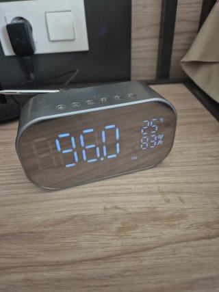 Radio Despertador Digital con USB