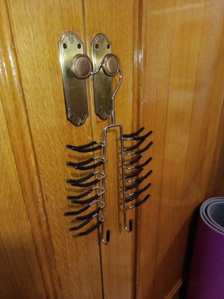 Colgador de corbatas y cinturones