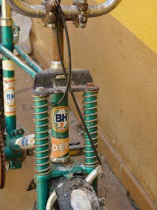 Bicicleta BH antigua a restaurar