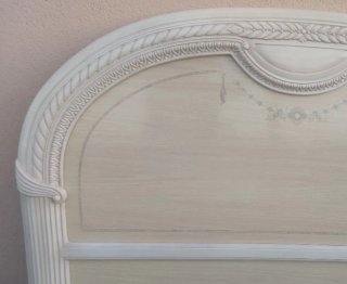 Cabecero de cama blanco de madera