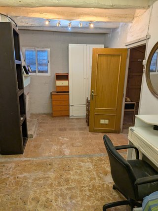 se vende casa adosada y terreno en els alamus