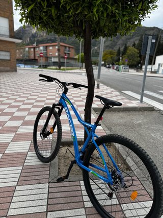 Bicicleta  de montaña poco uso