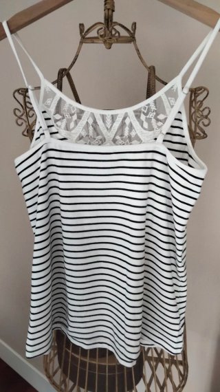 Camiseta tirantes rayas encaje