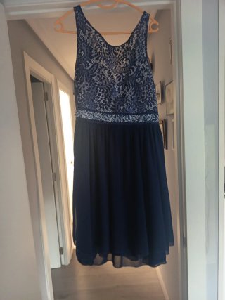 Vestido fiesta azul marino encaje