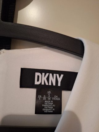 Vestido DKNY blanco cruzado