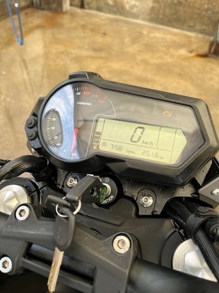 Benelli TNT 125 Naked Gris/Amarillo