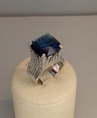 Anillo Gran Duque Acero Inox Zafiro Azul Resin