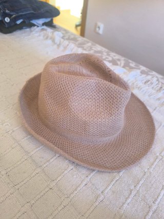 Sombrero de playa tejido beige
