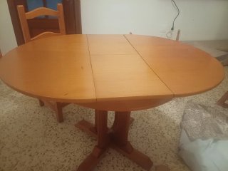 MESA COMEDOR CON 4 SILLAS(vendo por mudanza)