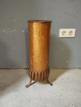 Paragüero antiguo cobre forjado