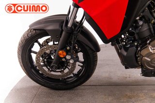 YAMAHA TRACER 7