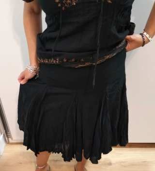 Falda/blusa bordada Talla M