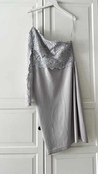 Abito monospalla pizzo grigio perla tg.46