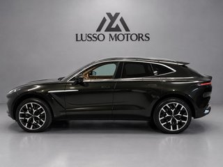 Aston Martin DBX 2021