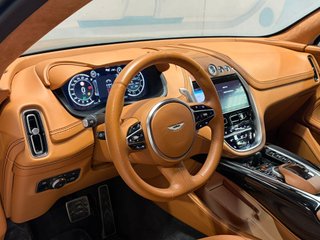 Aston Martin DBX 2021