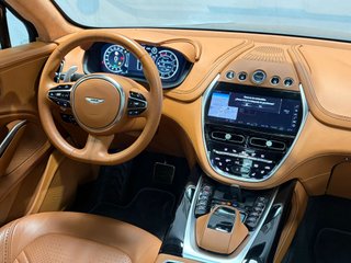 Aston Martin DBX 2021