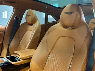 Aston Martin DBX 2021