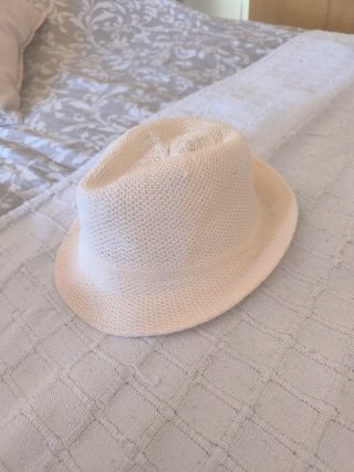 Sombrero de playa tejido beige claro