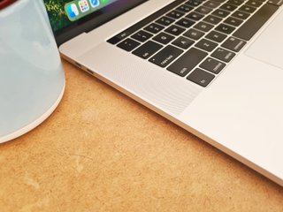 APPLE MacBook Pro 2019 i9 32 GB SSD2TB VEGA 20