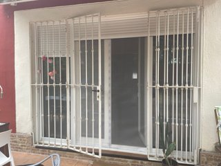 Rejas de seguridad para ventanas y puertas.