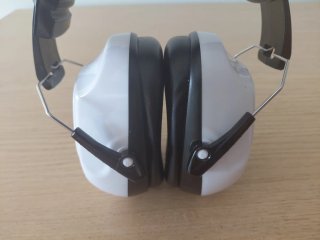 Cascos Insonorización. Aislantes Ruido. Estudio.