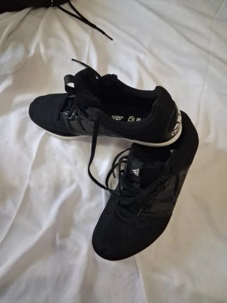 Adidas de atletismo, sin estrenar