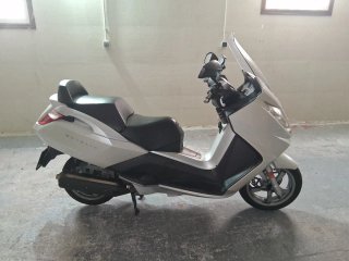 Peugeot Satelis 125 4V Maxi Scooter