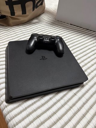 PS4 (PlayStation 4) Nera + Giochi