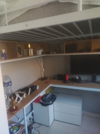 Habitación juvenil litera escritorio