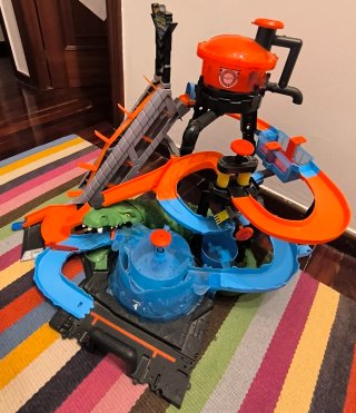 Hot Wheels Cocodrilo Destructor Pista Lavaggio