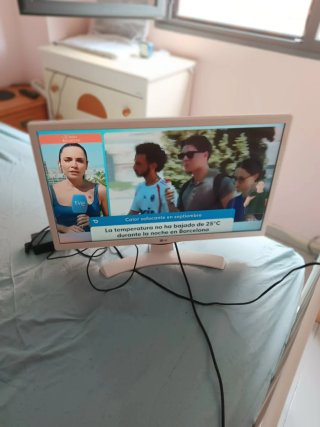 Mini TV LG Blanca
