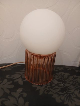 Lámpara de mesa globo