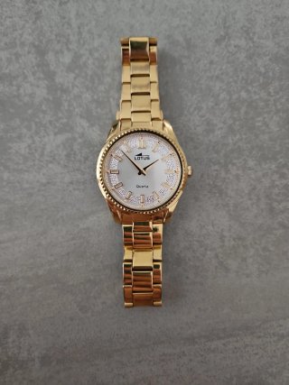 Reloj Lotus Dorado